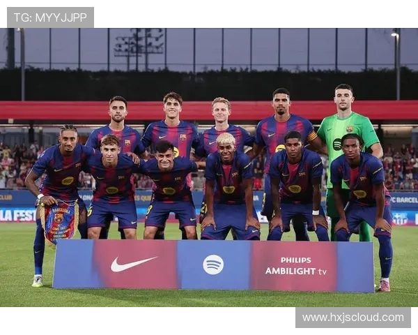 万金油！巴萨后卫客串中场惊艳全场！诺坎普球迷起立鼓掌致敬